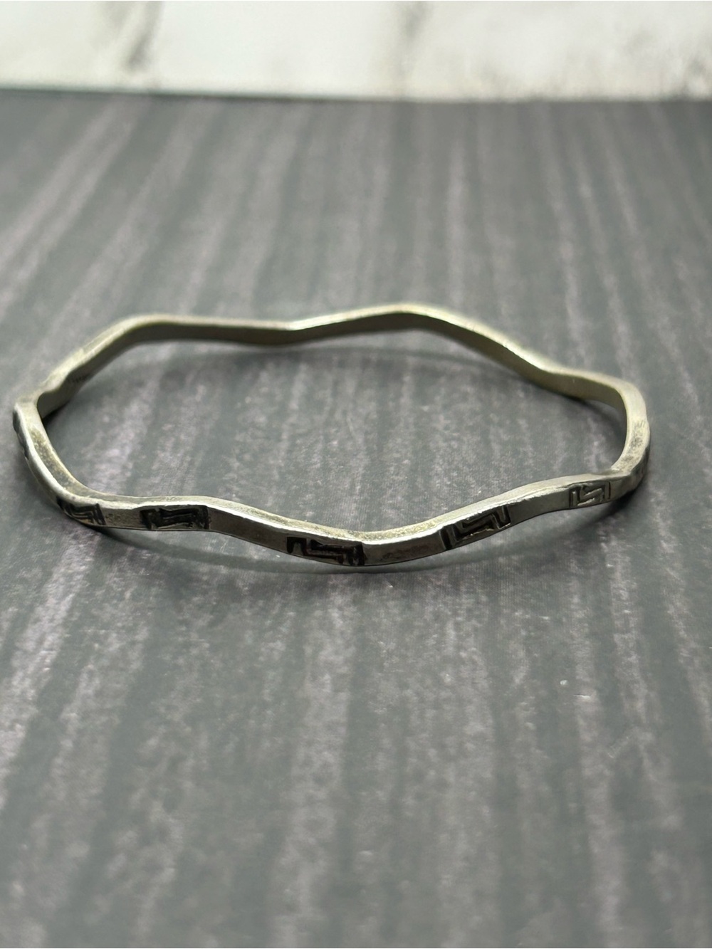 MEXICO 925 Sterling Silver Vintage Etched Wavy 8 Inch Bangle Bracelet